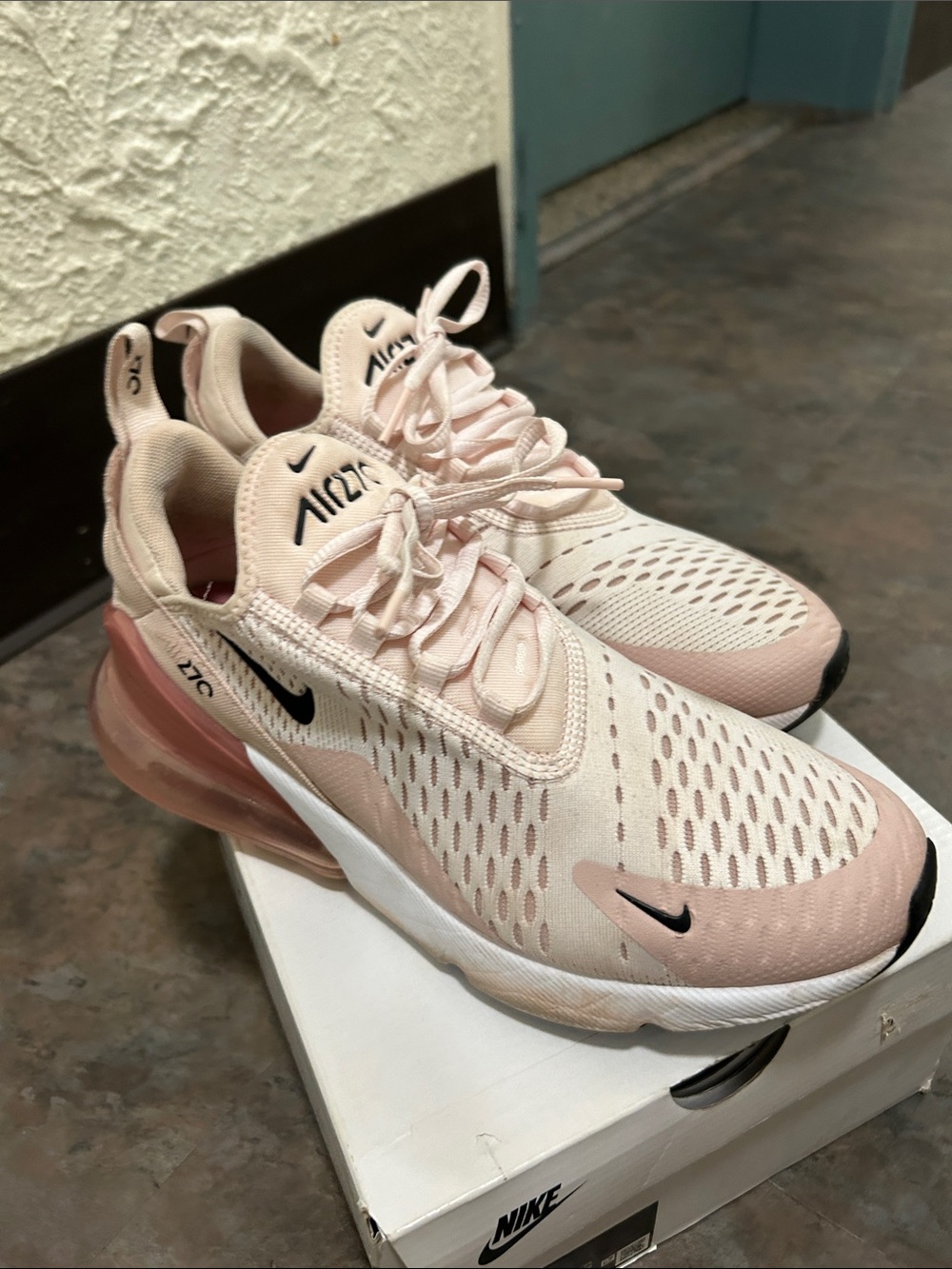 Women’s Ladies Nike Air270 Light Pink Running Sneakers Size 8 EUC with Box - Picture 4 of 16